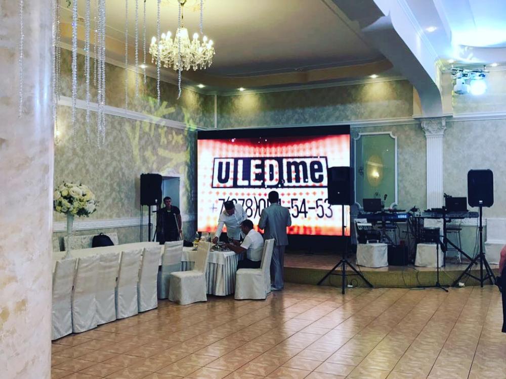 Видеоэкран с шагом Р5, размер 3.84х2.88м, RGB. Ресторан 