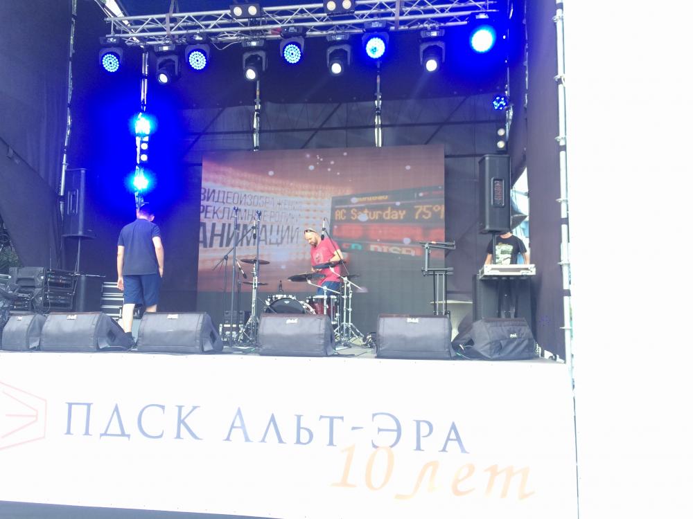 Видеоэкран с шагом P5, размер 3.84х2.88м, RGB