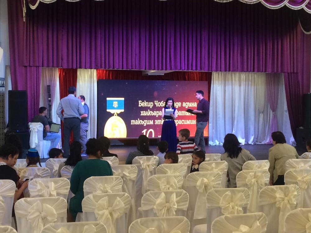 Видеоэкран с шагом P5, размер 3.84х1.92м, RGB