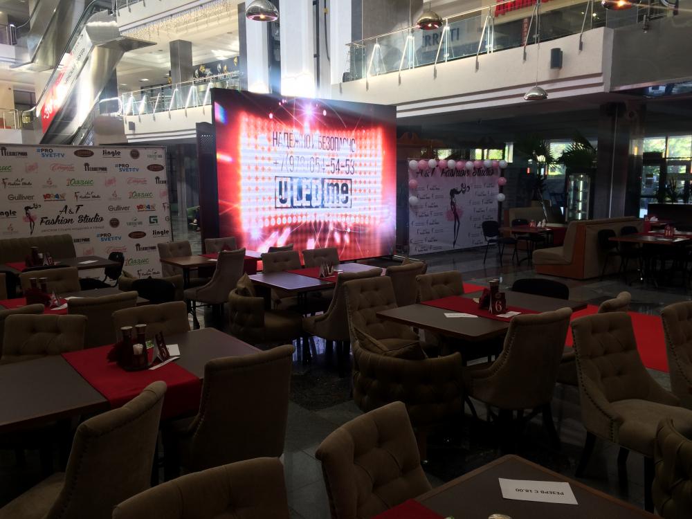 Видеоэкран с шагом Р5. Размер 3.84х1.92м RGB